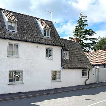 Elegant Oak Beamed House In Pretty Village - Cambridge Homehost Buckden  Exterior photo