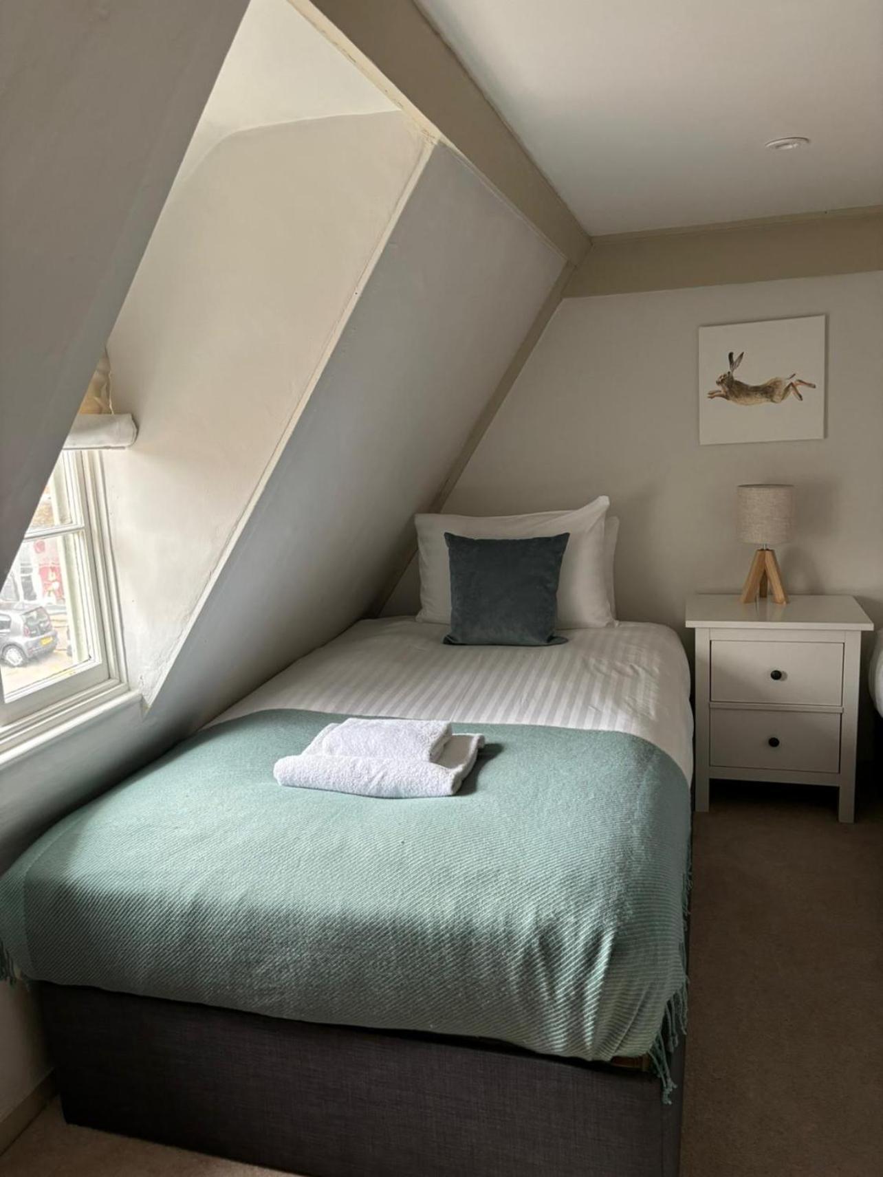 Elegant Oak Beamed House In Pretty Village - Cambridge Homehost Buckden  Exterior photo
